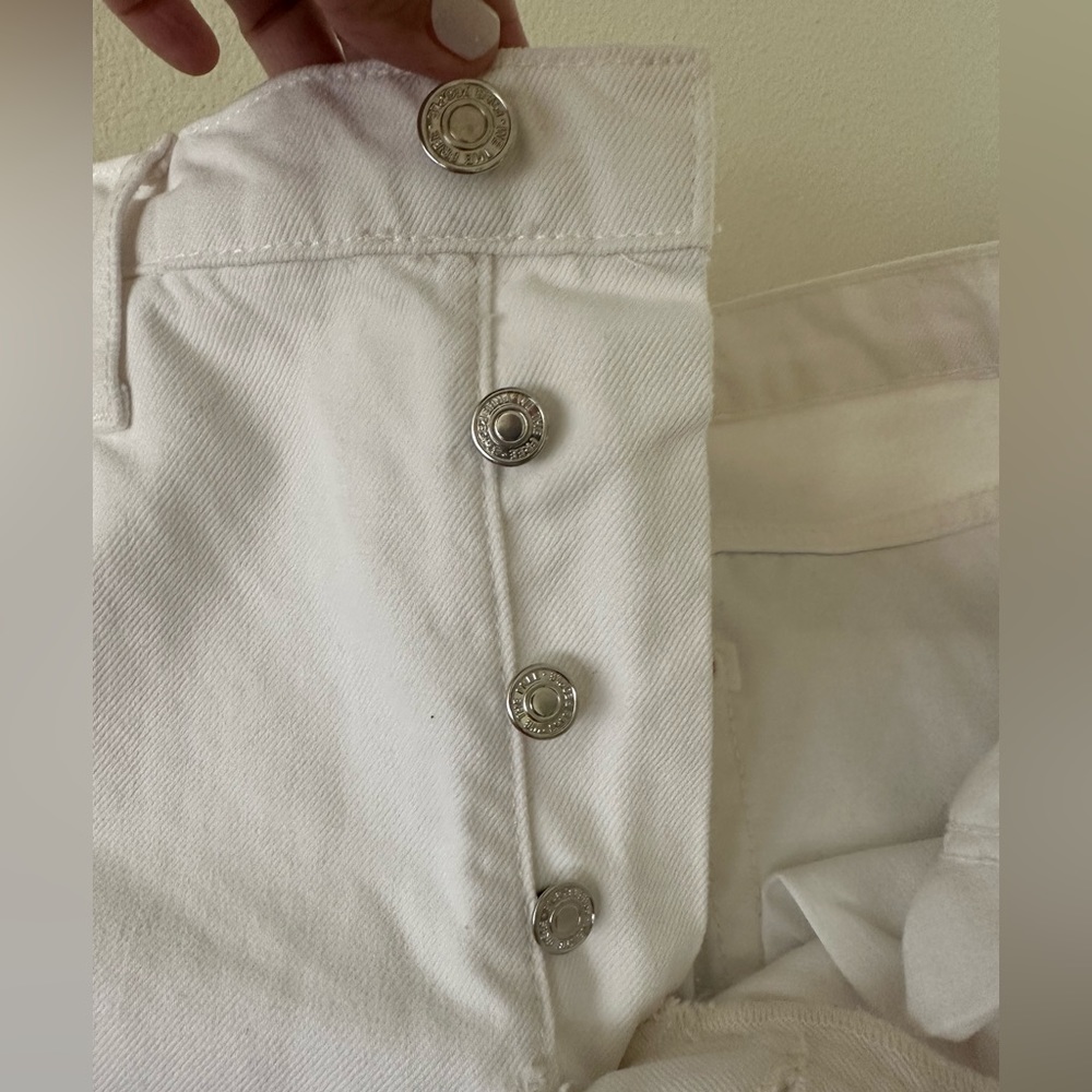 NWT Free People chalk white size 24 Women’s jeans. These jeans are distressed. - Picture 7 of 10